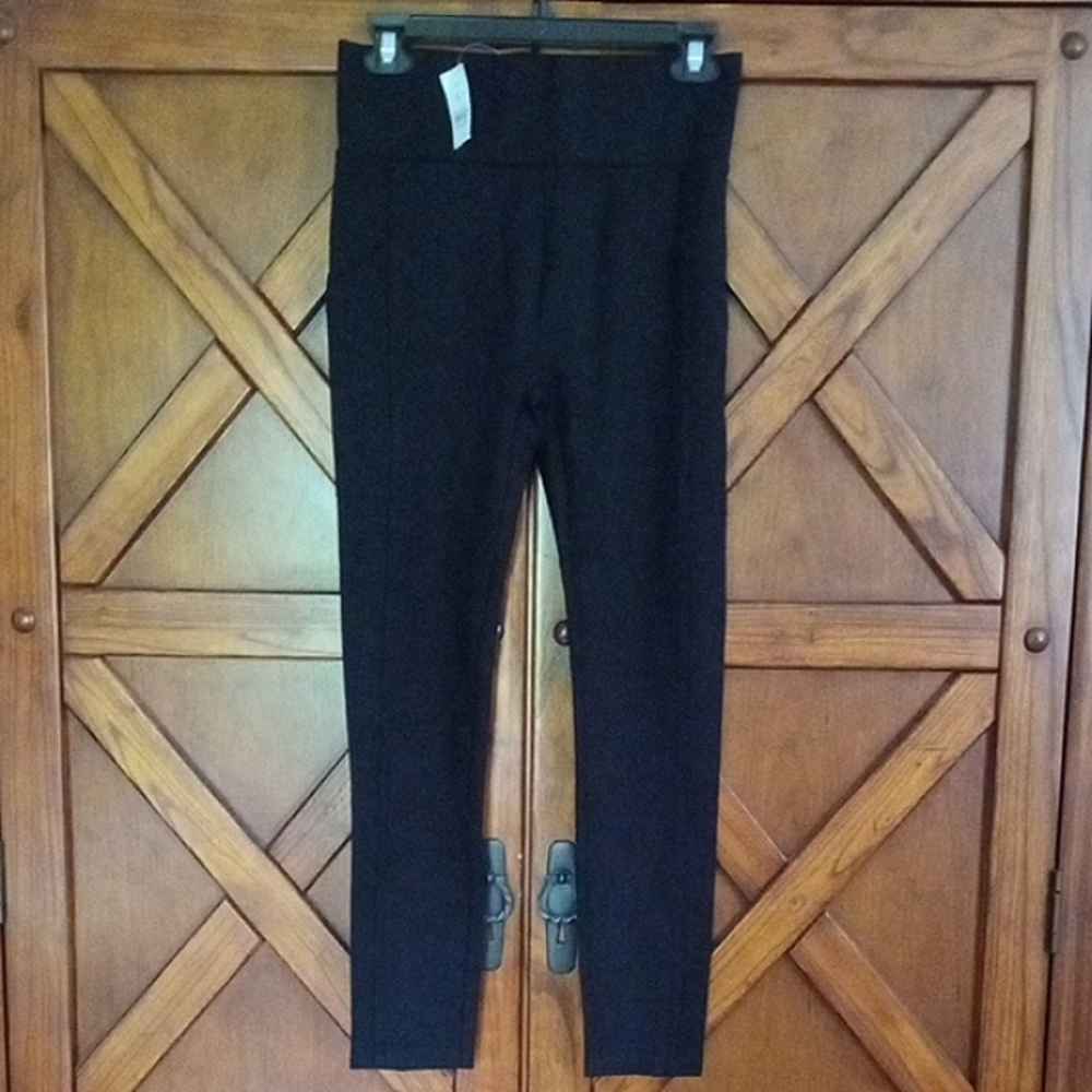 NWT Lou & Grey Black Leggings